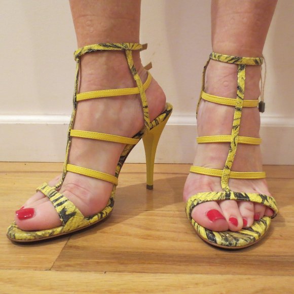 NIB DIBRERA Yellow & Black Double Ankle Strap Heels - Picture 1 of 10